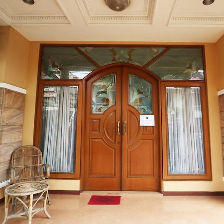 Maharani Guesthouse Tebet Syariah Jacarta Exterior foto