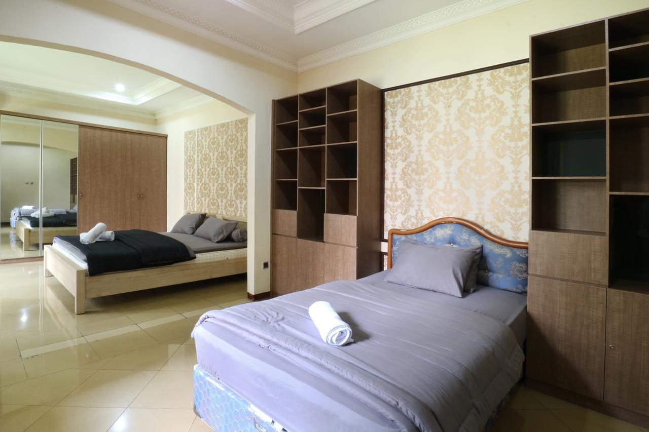 Maharani Guesthouse Tebet Syariah Jacarta Exterior foto