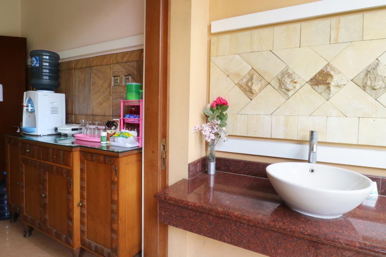 Maharani Guesthouse Tebet Syariah Jacarta Exterior foto