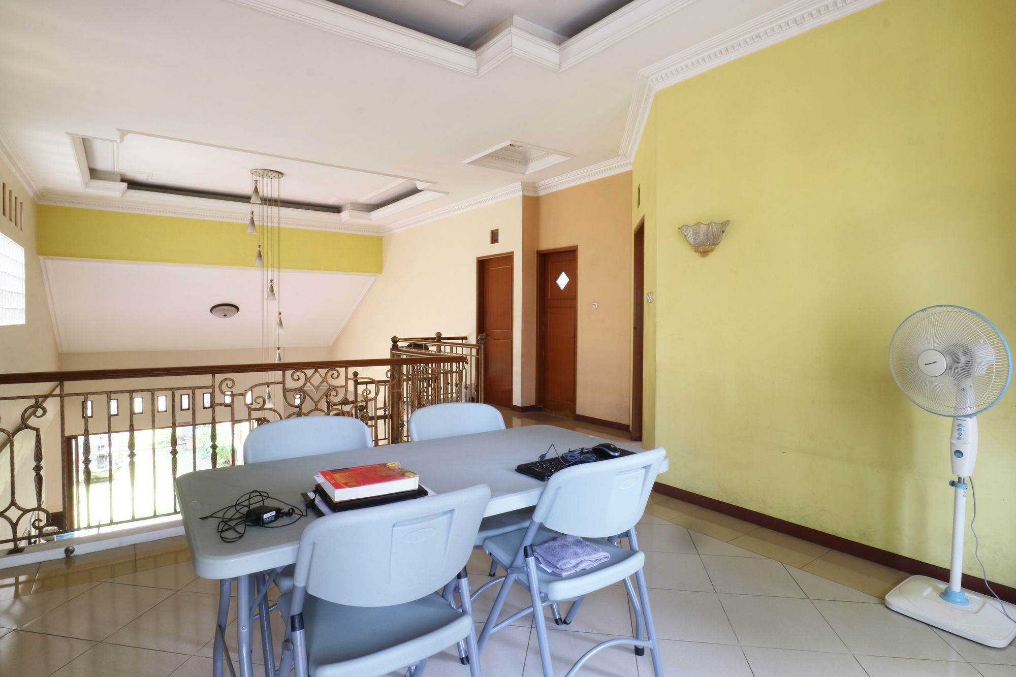 Maharani Guesthouse Tebet Syariah Jacarta Exterior foto