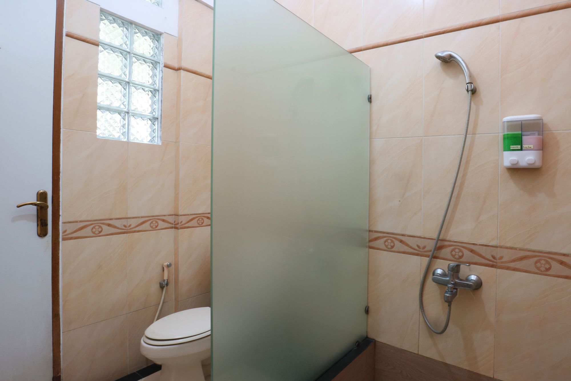 Maharani Guesthouse Tebet Syariah Jacarta Exterior foto